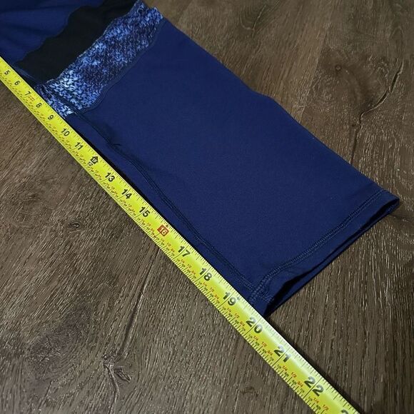 Her Universe Womens DC Superman Activewear Capri Leggings Mesh Cutout Size L - Picture 10 of 10